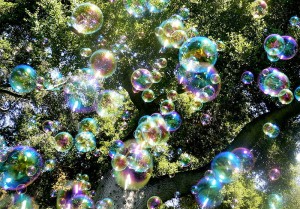 800px-Soap_bubbles-jurvetson[1]